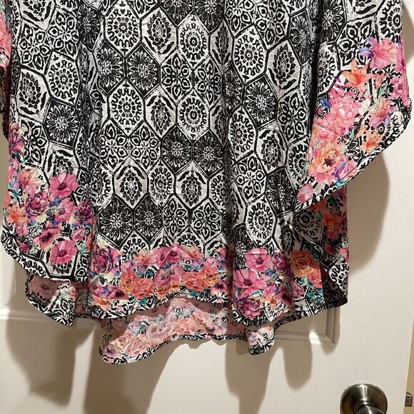 Tolani Collection Floral Caftan Poncho Blouse Womens Size XL Boho Lightweight - Picture 8 of 13